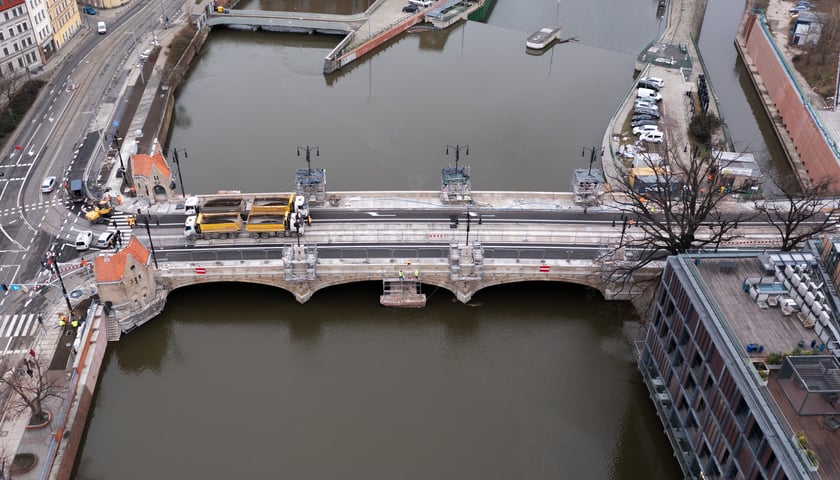 Na zdjęciu: most Pomorski Południowy podczas próby obciążeniowej w dniu 10 stycznia 2023 roku 