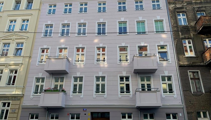 Biskupa Tomasza I-go 18 koszt prac - 2,5 mln zł. Wykonawca: Zarząd Zasobu Komunalnego. 