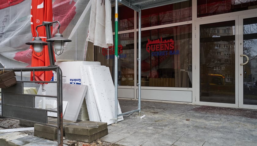 Queens Street Bar we Wrocławiu. wnętrze restauracji