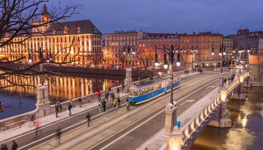 Na zdjęciu mosty Pomorskie po remoncie, 28.01.2023. Zdjęcie z drona