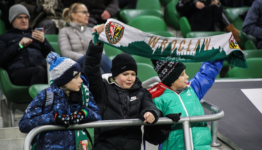 Zagłębie lepsze w derbach Dolnego Śląska. Zdjęcia kibiców z Tarczyński Arena