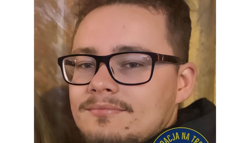 Na zdjęciu zaginiony Bartosz Bogacz