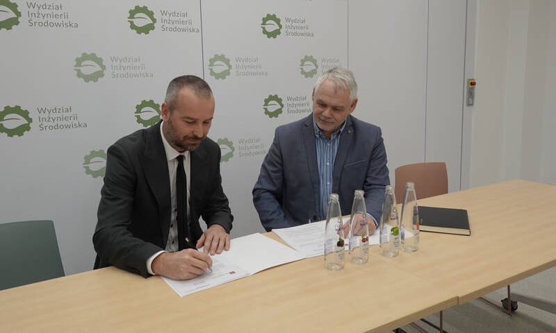 <p>Politechnika Wrocławska pospisała porozumienie o wsp&oacute;łpracy z firmą Organic Water. Wsp&oacute;lnie ubiegać się będą o finansowanie projektu z Komisji Europejskiej</p>