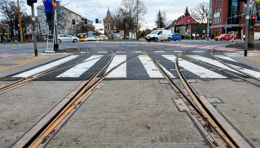 Remont torowiska w ul. Hallera, na odcinku od ul. Mieleckiej do ul. Powstańców Śląskich 