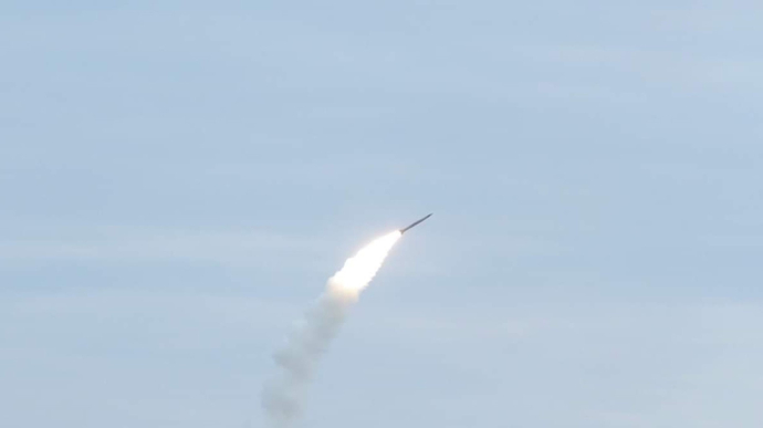 na zdjęciu rakieta, zdjęcie ilustracyjne