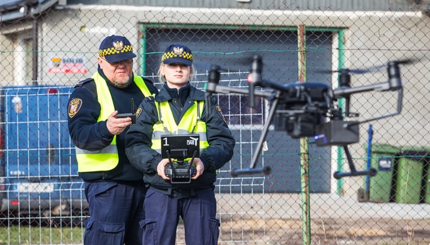 Ruszyły patrole straży miejskiej z użyciem dronów [ZDJĘCIA]
