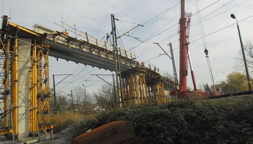 Nowa kładka nad al. Jana III Sobieskiego