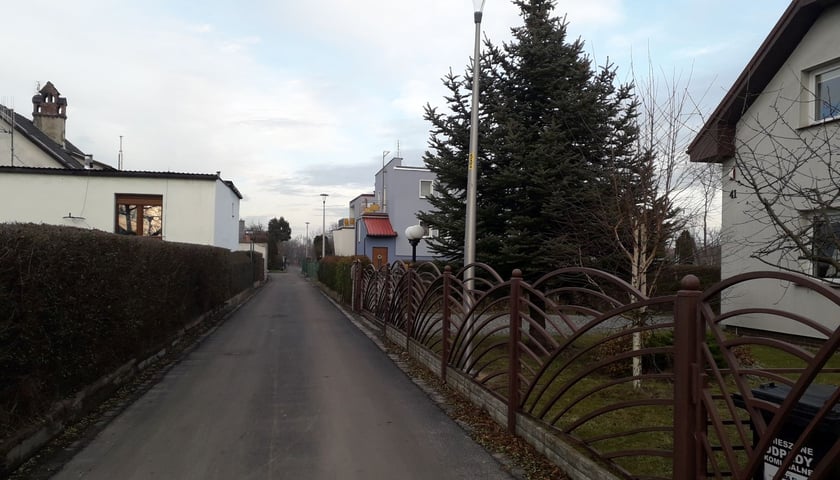 Ul. Konrada Wallenroda po wykonaniu doświetlenia