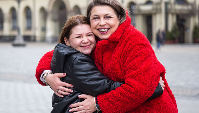 Na zdjęciu Karina Szymańska-Szewczyk (z prawej) i Natalia, która przyjechała z Ukrainy i zatrzymała się u wrocławianki