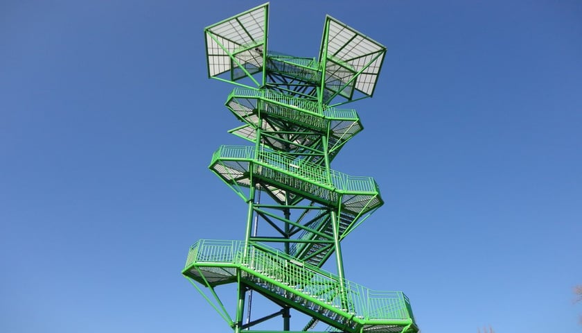Na zdjęciu wieża widokowa w Kotowicach pod Wrocławiem