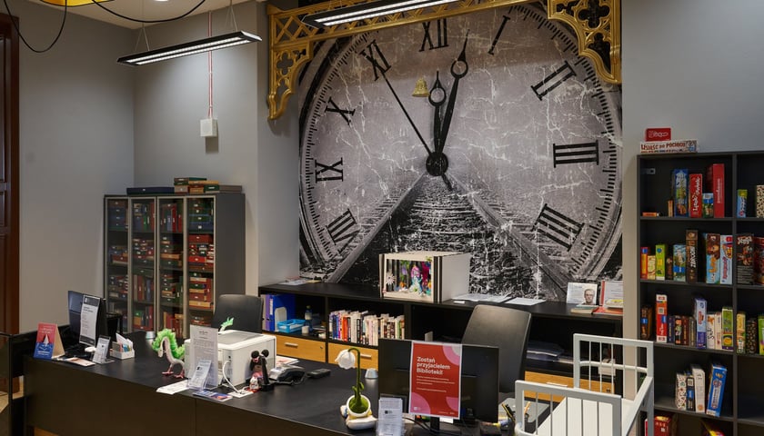 Biblioteka przy ul. Piłsudskiego (na I piętrze w budynku Dworca Głównego)