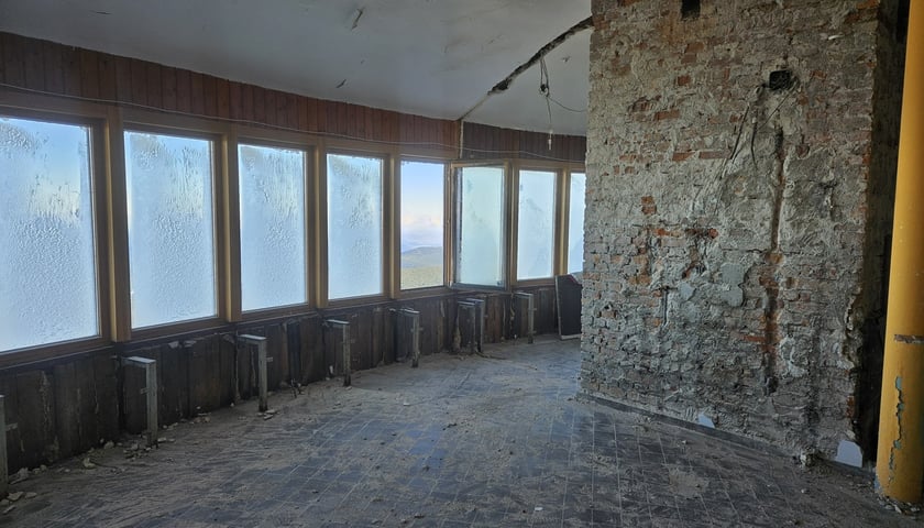 Wysokogórskie Obserwatorium Meteorologiczne na Śnieżce, prace remontowe, październik 2026 r.