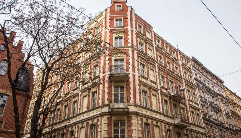 <p>Na zdjęciu: sprzedana przez miasto kamienica przy. ul. Poniatowskiego 6</p>
