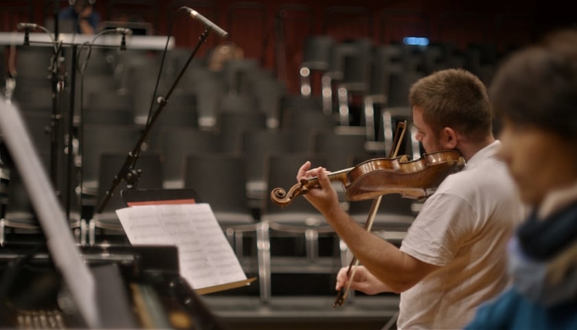 <p>Michał Marcol podczas pr&oacute;by</p>