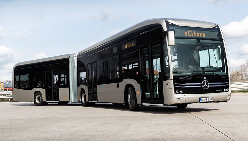 Autobus elektryczny marki Mercedes, który będzie testowany