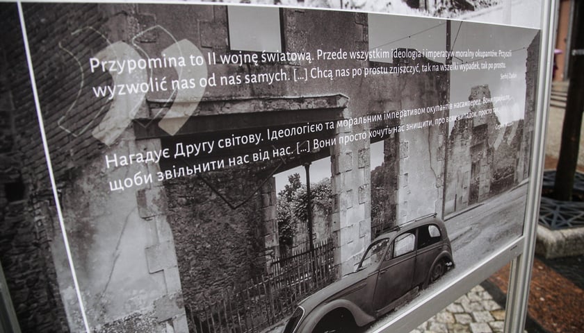 Na zdjęciu: Wystawa fotograficzna poświęcona zniszczonym miastom europejskim