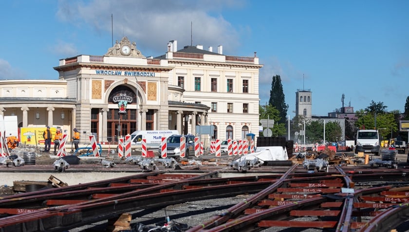 TAT na Nowy Dwór – jest torowisko na pierwszym odcinku [ZDJĘCIA, WIDEO]