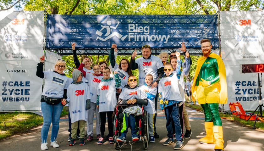 Podopieczni Fundacji Everest, na których leczenie zbierane są środki ze sprzedaży pakietów startowych sztafety Bieg Firmowy 2023