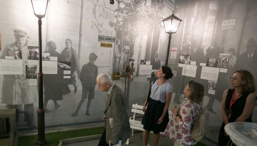 Na zdjęciu wnętrze Centrum Historii Zajezdnia przy ul. Grabiszyńskiej, prowadzonego przez Ośrodek Pamięć i Przyszłość. Zdjęcie ilustracyjne
