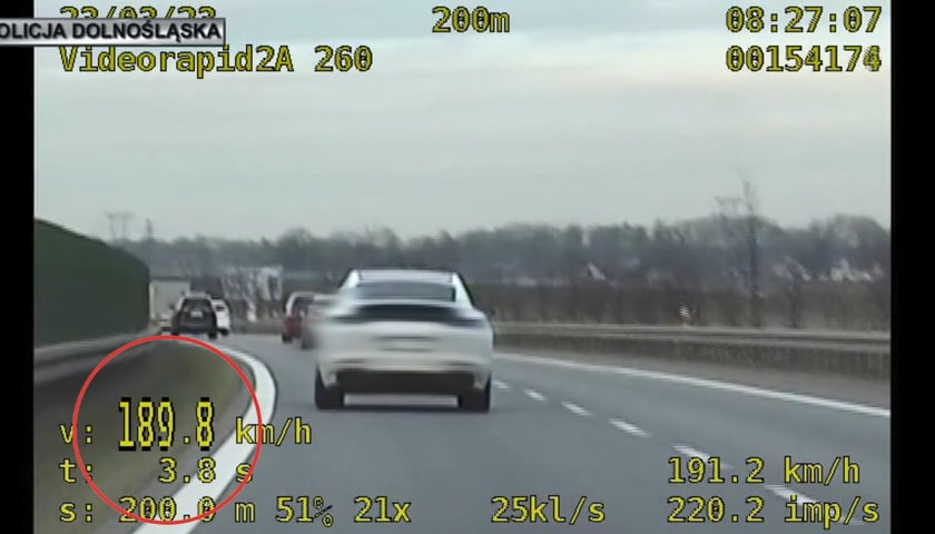 Kierowca porsche przekroczył prędkość na S8 o 69 km/h