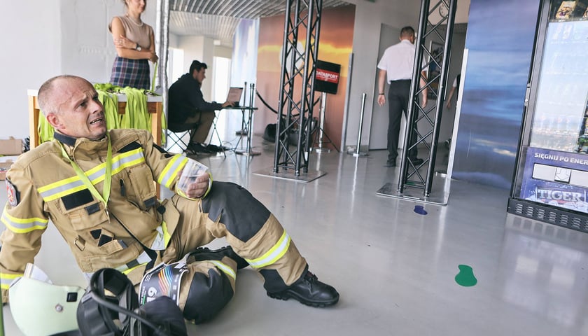Strażak podczas poprzedniej edycji Sky Tower Run