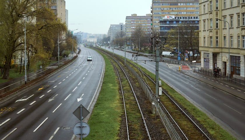 Wrocław bez samochodów, Wielkanoc 2023. Widok na ulicę Legnicką