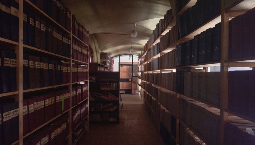 <p>Archiwum ocalonych akt szpitalnych dawnej kliniki ginekologicznej</p>