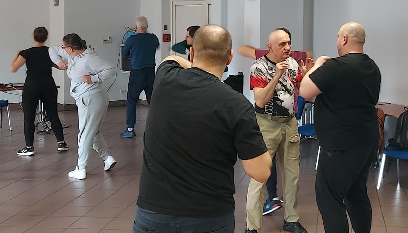 Szkolenie z zasad samoobrony we wrocławskim MPK.