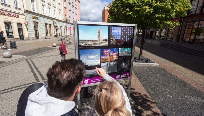 We Wrocławiu oglądać można pokonkursową wystawę prac fotograficznych, które wykonali zagraniczni studenci uczący się we Wrocławiu