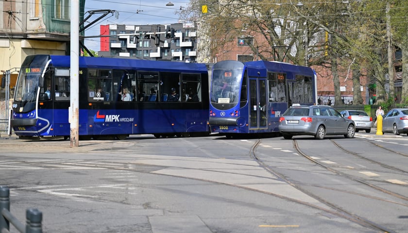 Od pierwszych porannych wyjazdów tramwaje jeżdżą od dziś przez Małachowskiego i Pułaskiego. 