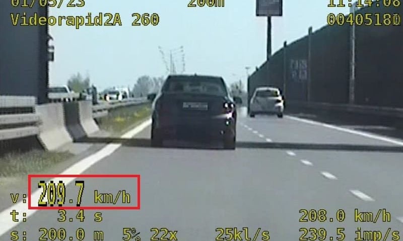 Kierowca przekroczył dopuszczalną prędkość na drodze ekspresowej o 89 km na godzinę