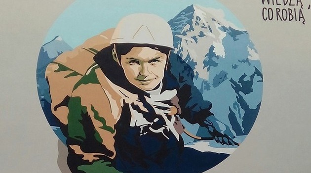 Mural Wandy Rutkiewicz przy pl. Legionów