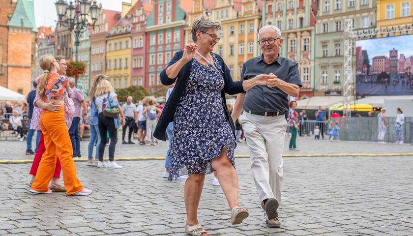 Potańcówka na Rynku / zdjęciu ilustracyjne