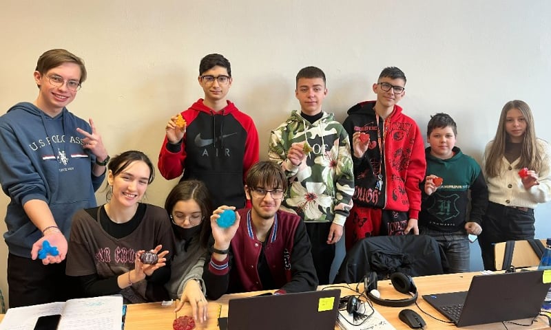 Центр дистанційного навчання для дітей українських біженців