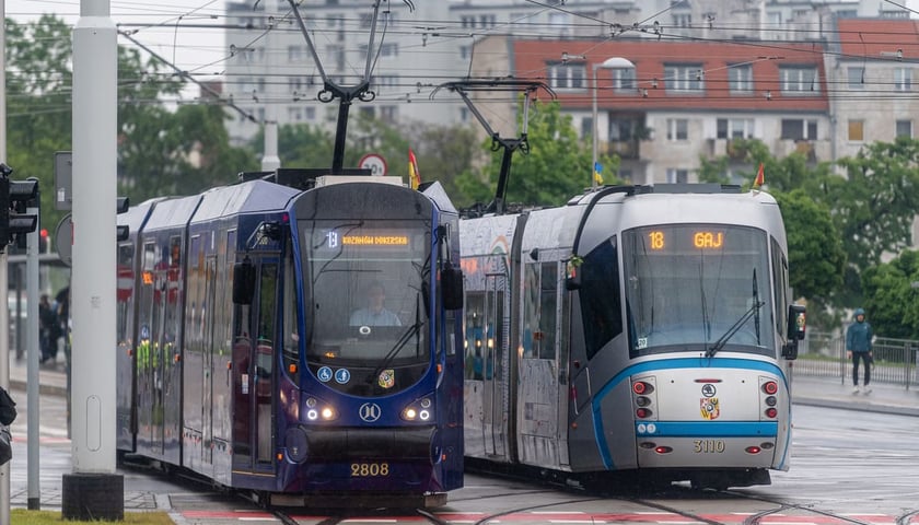 Tramwaje linii 18 i 19 zadebiutowały dziś na wrocławskich torach.