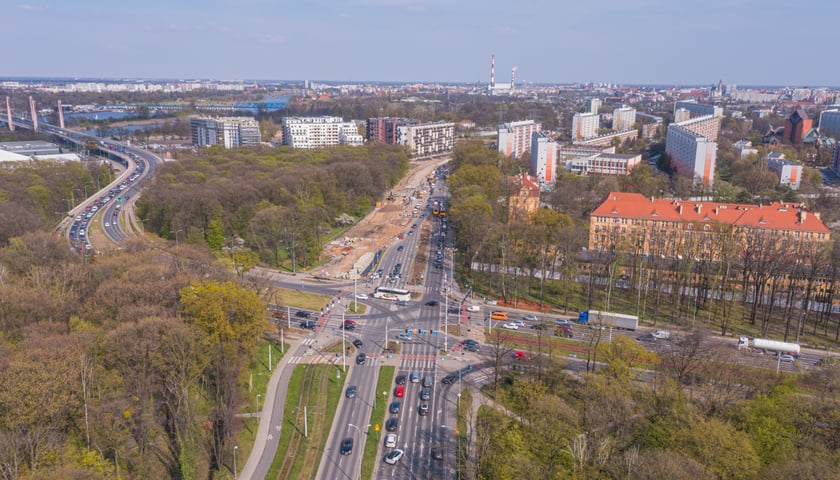 budowa trasy tramwajowej przez Popowice, ujęcie z drona