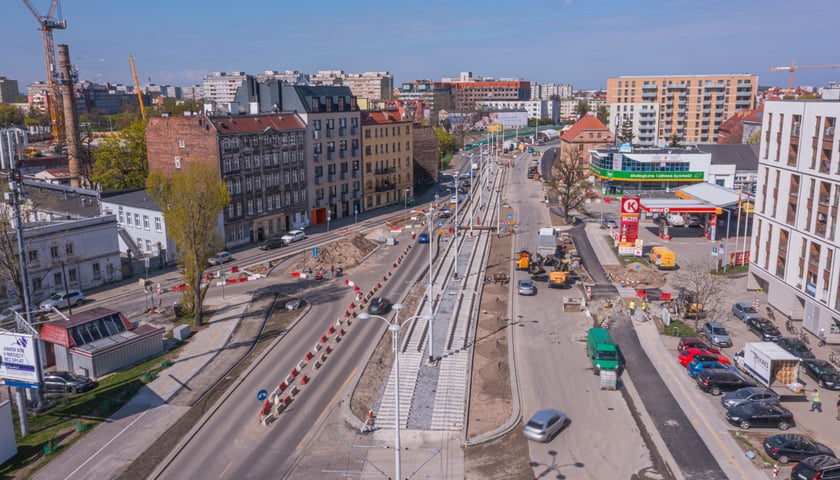 budowa trasy tramwajowej przez Popowice, ujęcie z drona