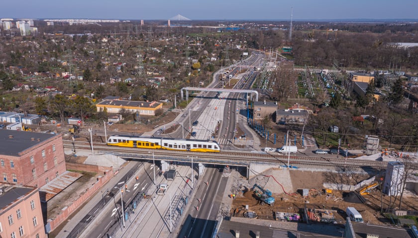 budowa trasy tramwajowej przez Popowice, ujęcie z drona