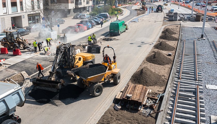budowa trasy tramwajowej przez Popowice, ujęcie z drona