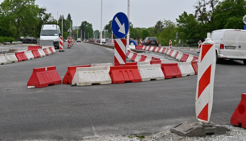 We wtorek około godziny 15 na Alei Wielkiej Wyspy ruch był znikomy. 