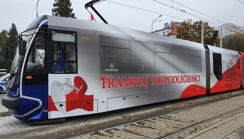 Tramwaj Niepodległości na ulicach Wrocławia