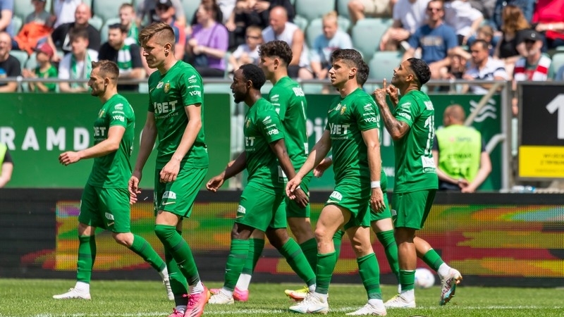 Piłkarze Śląska Wrocław podczas meczu z Miedzią Legnica na Tarczyński Arena