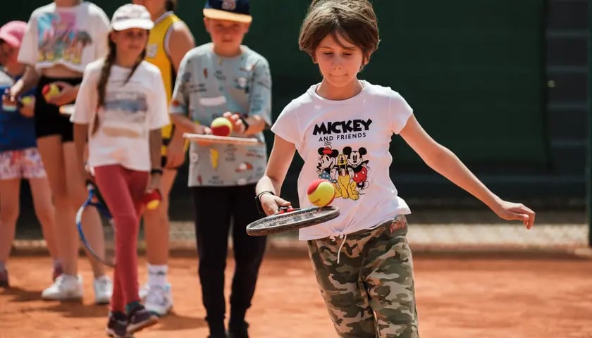 Dla dzieci spędzających wakacje we Wrocławiu, WCT Spartan przygotował sportowe półkolonie
