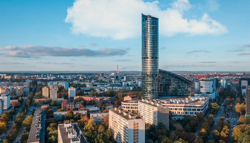 Wrocław, Krzyki. Widok na Sky Tower. 