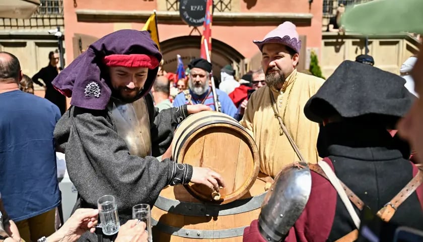 W sobotę podczas obchodów jubileuszu Piwnicy Świdnickiej można było skosztować piwa uwarzonego według średniowiecznej receptury