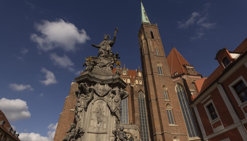 Figura św. Jana Nepomucena na Ostrowie Tumskim we Wrocławiu