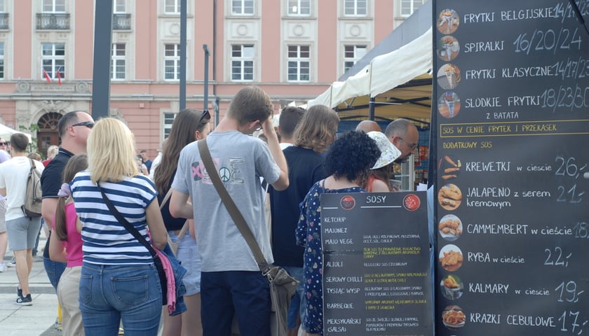 Festiwal Azjatycki, Festiwal Smak&oacute;w Świata i Festiwal Piwa, Wina i Trunk&oacute;w Rzemieślniczych na placu Nowy Targ