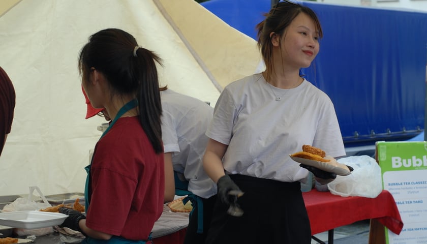 Festiwal Azjatycki, Festiwal Smak&oacute;w Świata i Festiwal Piwa, Wina i Trunk&oacute;w Rzemieślniczych na placu Nowy Targ