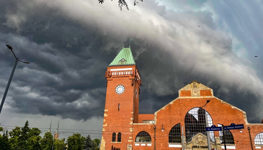 Wał szkwałowy nad Wrocławiem