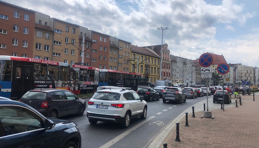 Przebudowa istniejącej sieci ciepłowniczej w ulicy Kazimierza Wielkiego [24.06.2023r.]